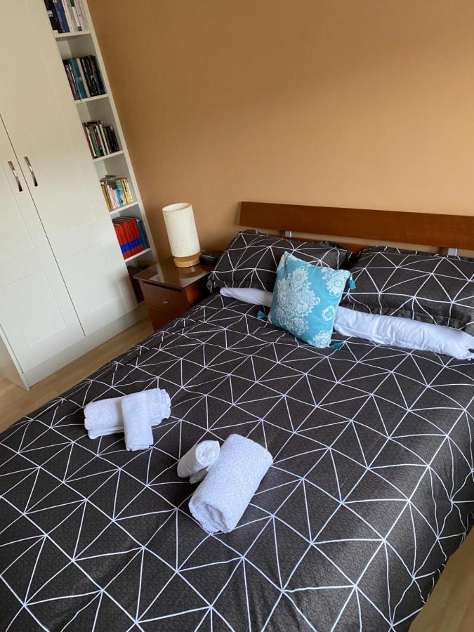 Village Centre Apartment Лехінч Екстер'єр фото