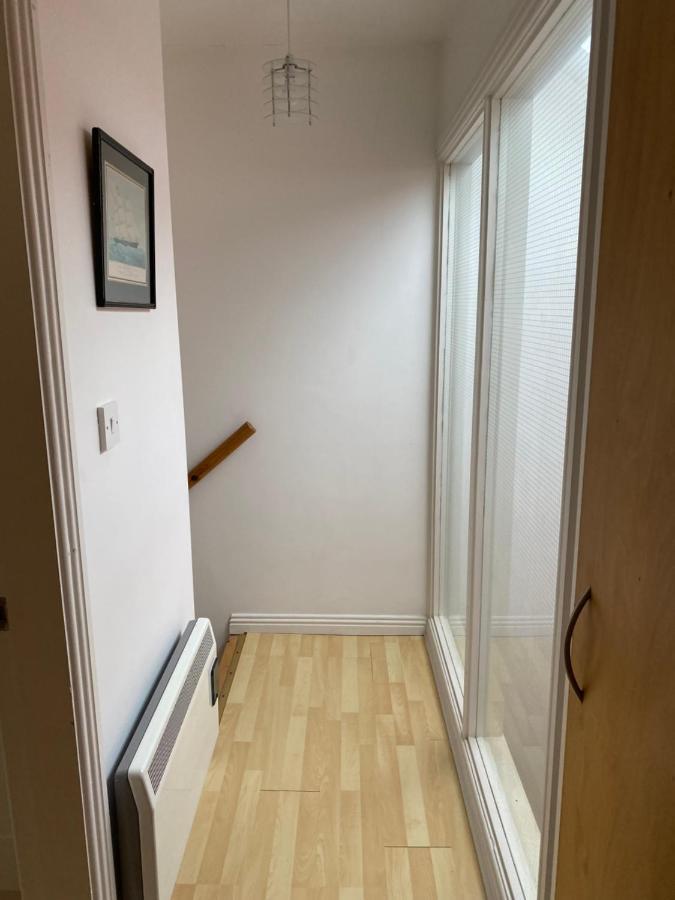 Village Centre Apartment Лехінч Екстер'єр фото