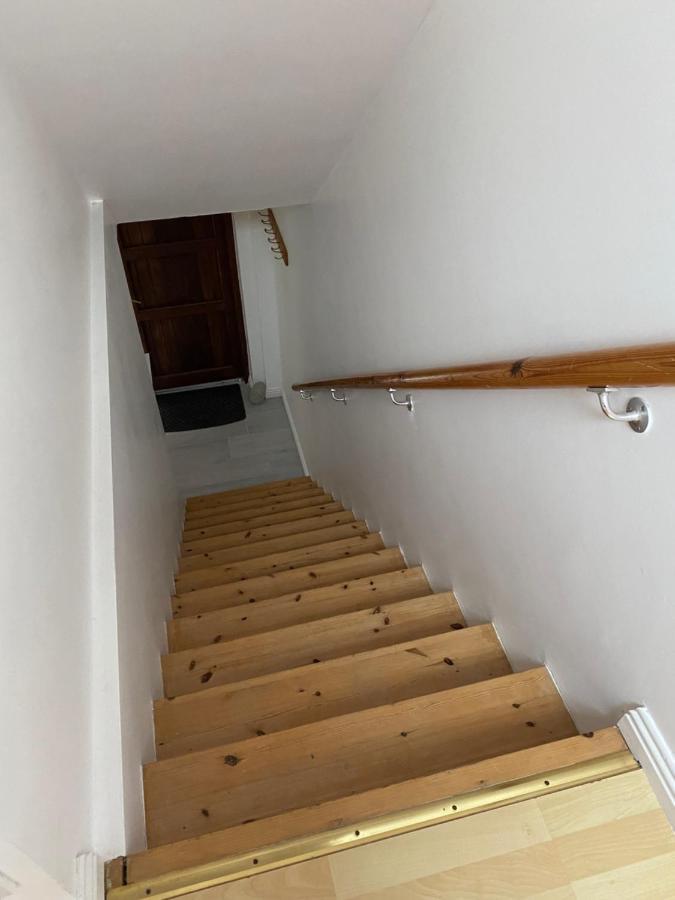 Village Centre Apartment Лехінч Екстер'єр фото